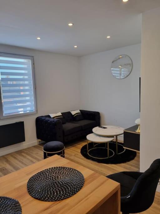 Apparemment Cosy & Chic Apartment Reze Bagian luar foto